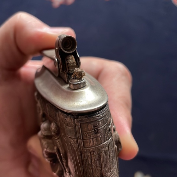 Vintage Table Lighter - Picture 4 of 4